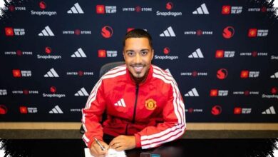Youri Tielemans Tak Sabar Rasakan Old Trafford, Michael Carrick Jadi Daya Tarik Utama