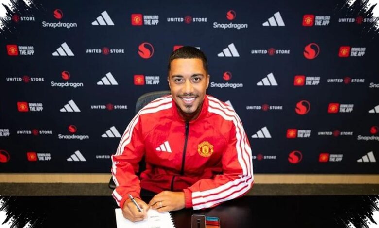 Youri Tielemans Tak Sabar Rasakan Old Trafford, Michael Carrick Jadi Daya Tarik Utama