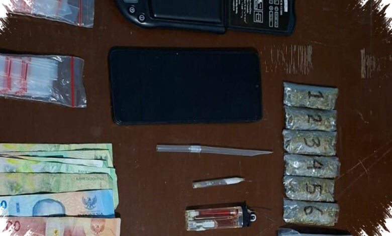 Dua Pria Ditangkap di Padang Gelugur, Polisi Sita Sabu, Ganja, dan Timbangan Digital