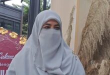 Umi Pipik Menangis di Pernikahan Nathalie Holscher, Pesan Adzam Membekas