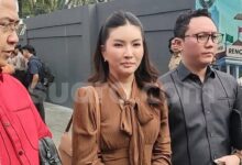 Menahan Tangis di Mediasi Hak Asuh, Sarwendah Bertekad Tetap Nafkahi Anak