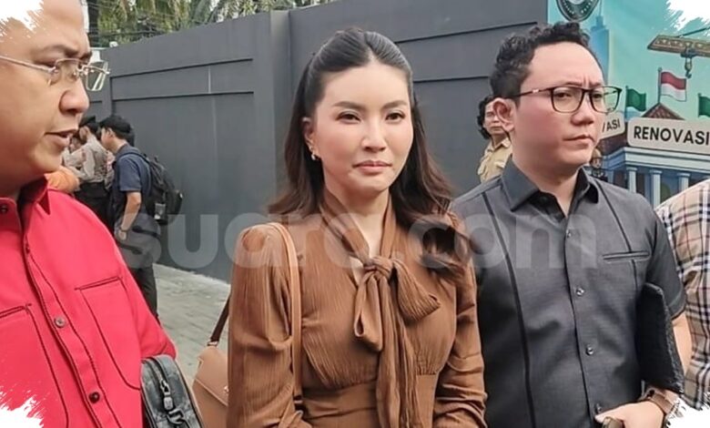 Menahan Tangis di Mediasi Hak Asuh, Sarwendah Bertekad Tetap Nafkahi Anak