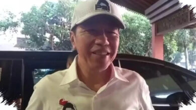 Roy Suryo Soroti Pertemuan Jokowi dengan Teman UGM Jelang Sidang, Singgung Etika Saksi